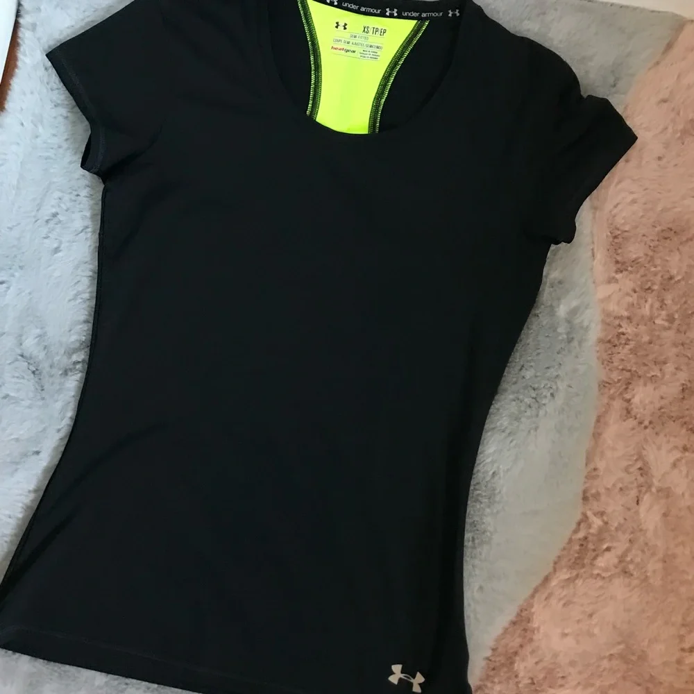 Under armour black and neon yellow short sleeve active top